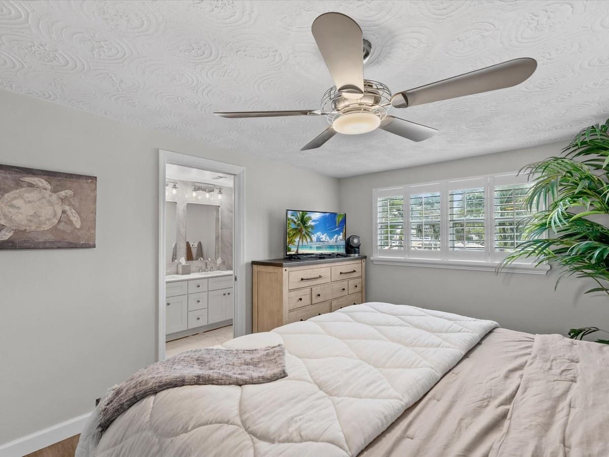 4911 POMPANO DRIVE — photo 25 of 77