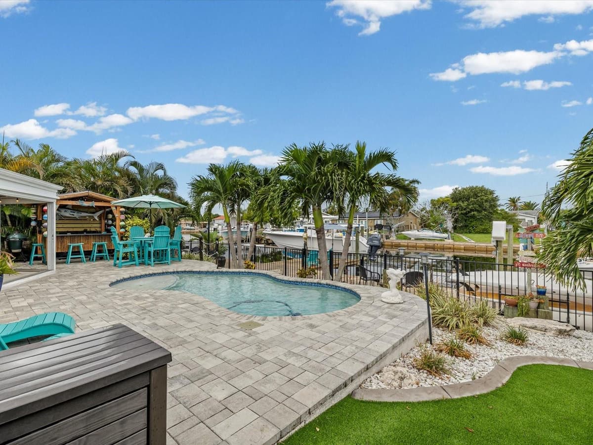 4911 POMPANO DRIVE — photo 37 of 77