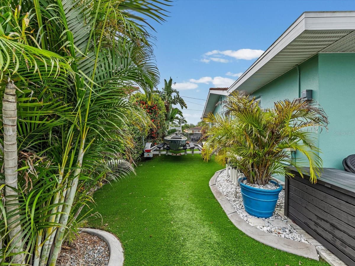 4911 POMPANO DRIVE — photo 42 of 77