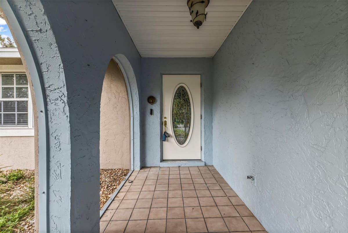 18577 JAY AVENUE — photo 7 of 39