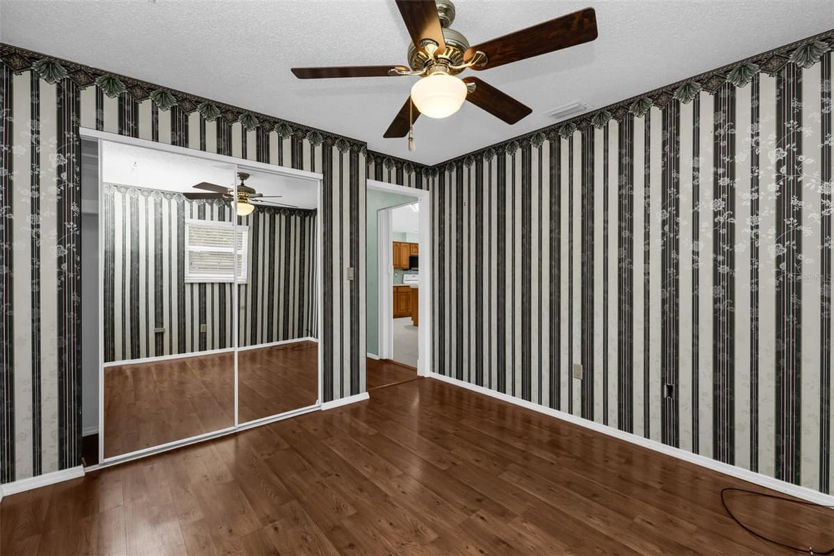 18577 JAY AVENUE — photo 20 of 39
