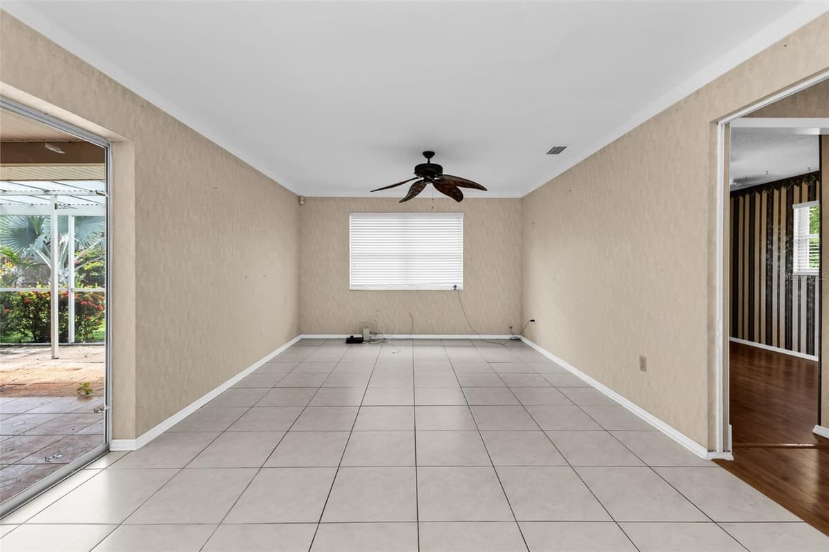 18577 JAY AVENUE — photo 17 of 39