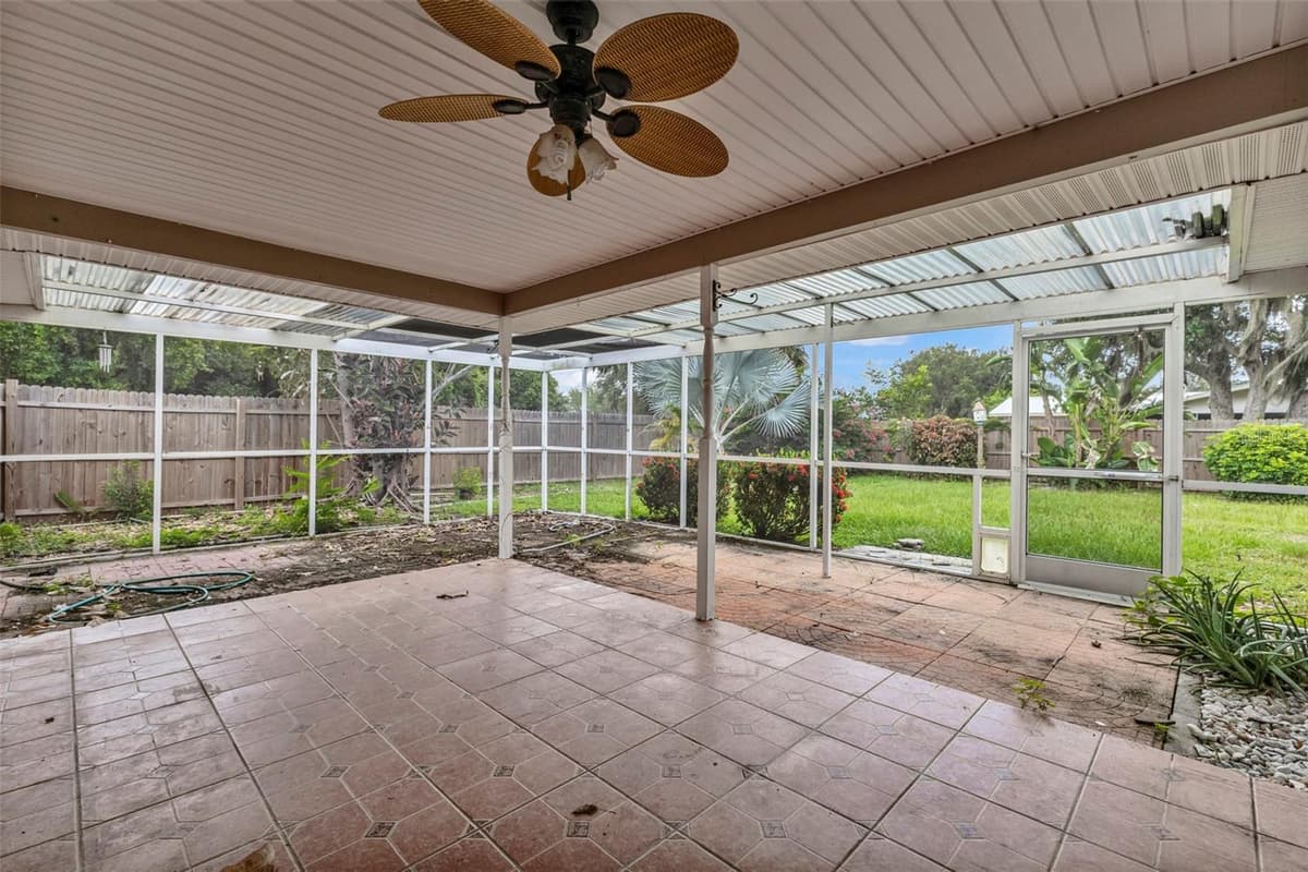18577 JAY AVENUE — photo 32 of 39