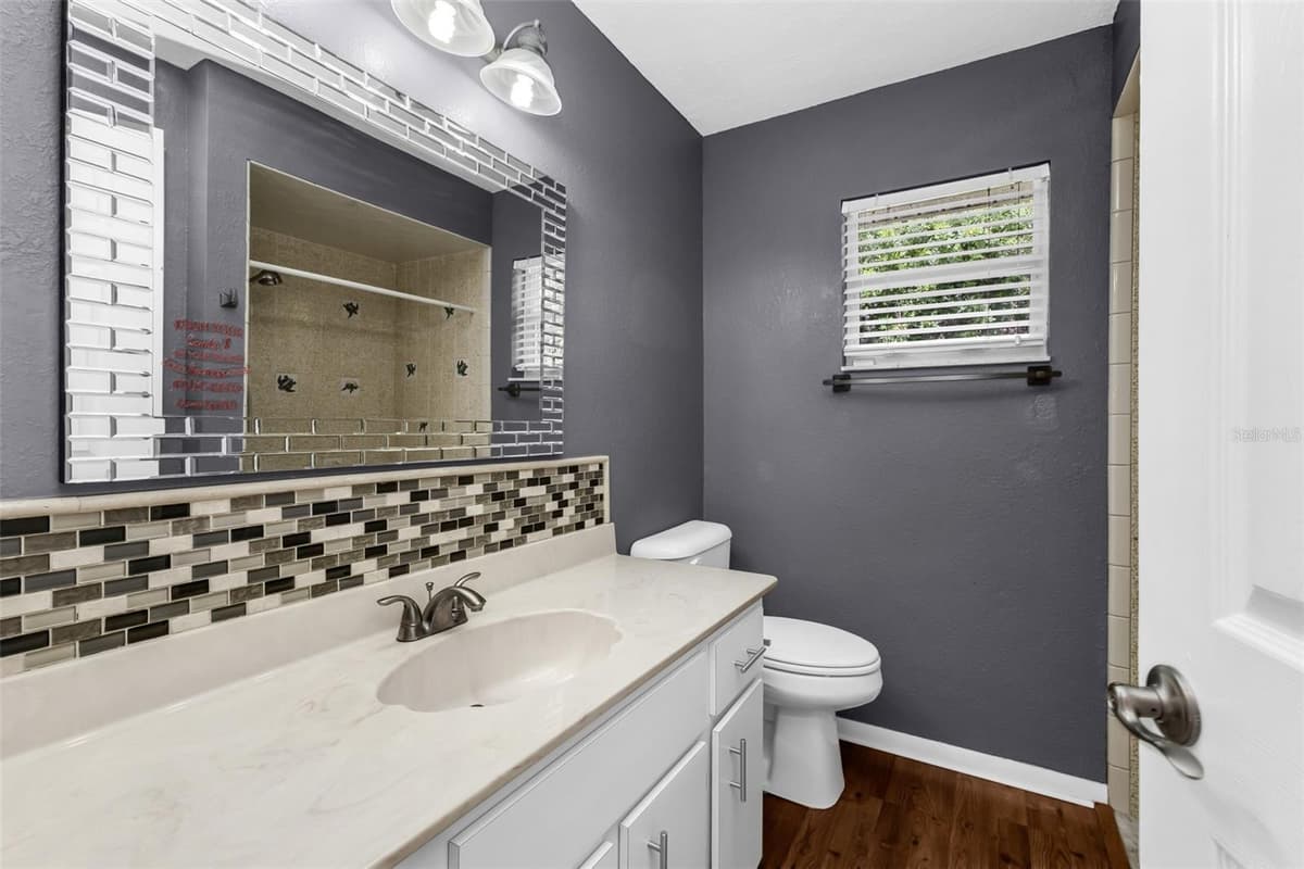 18577 JAY AVENUE — photo 21 of 39