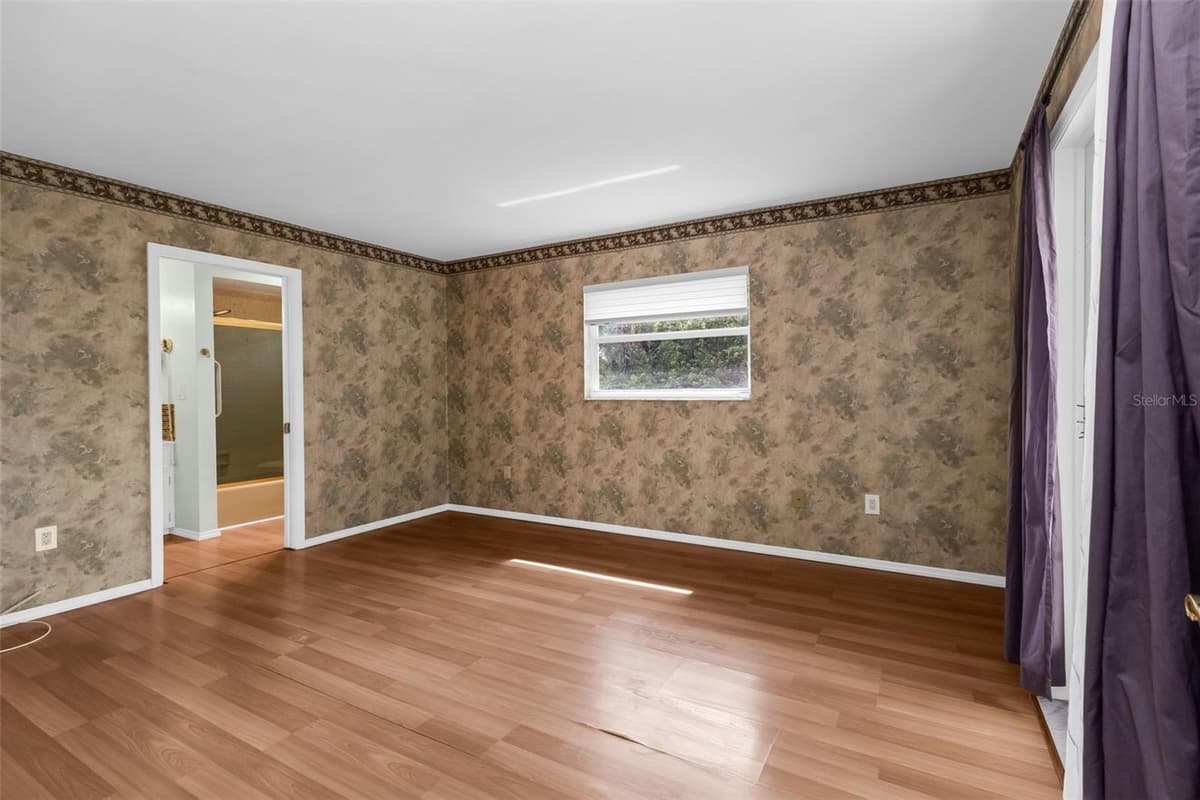 18577 JAY AVENUE — photo 26 of 39