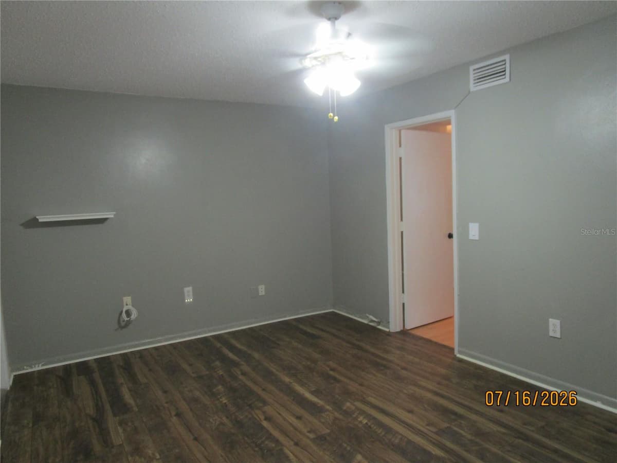 1900 59TH AVENUE — photo 10 of 26