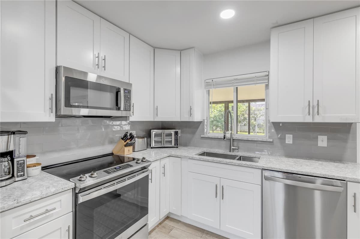 1214 RYAN STREET — photo 14 of 36