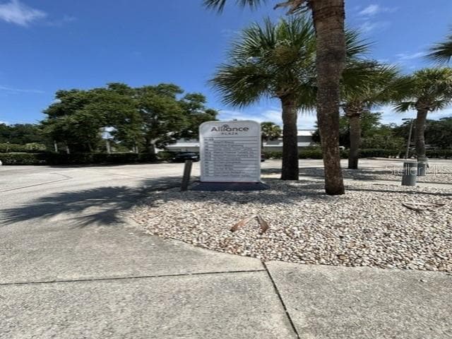 1 FLORIDA PARK DRIVE — photo 2 of 5