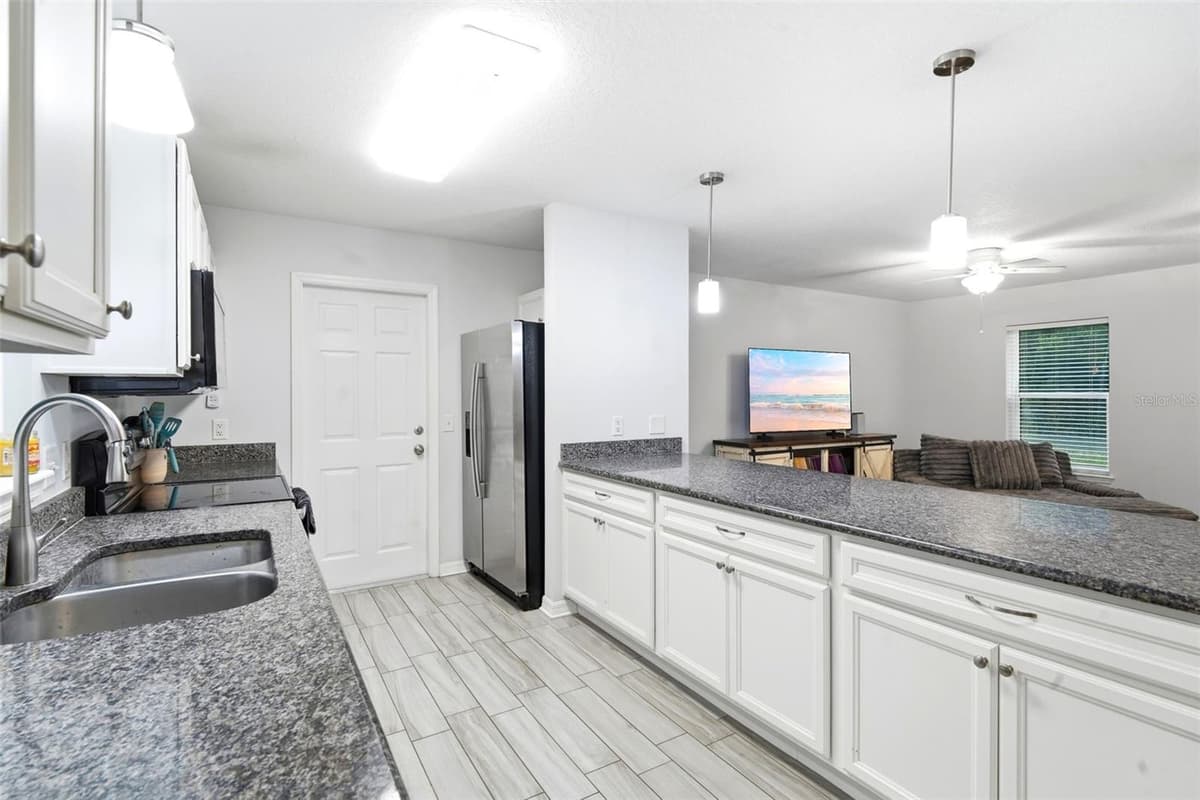 368 CHELSEA STREET — photo 14 of 30