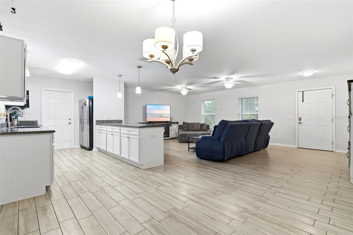 368 CHELSEA STREET — photo 9 of 30