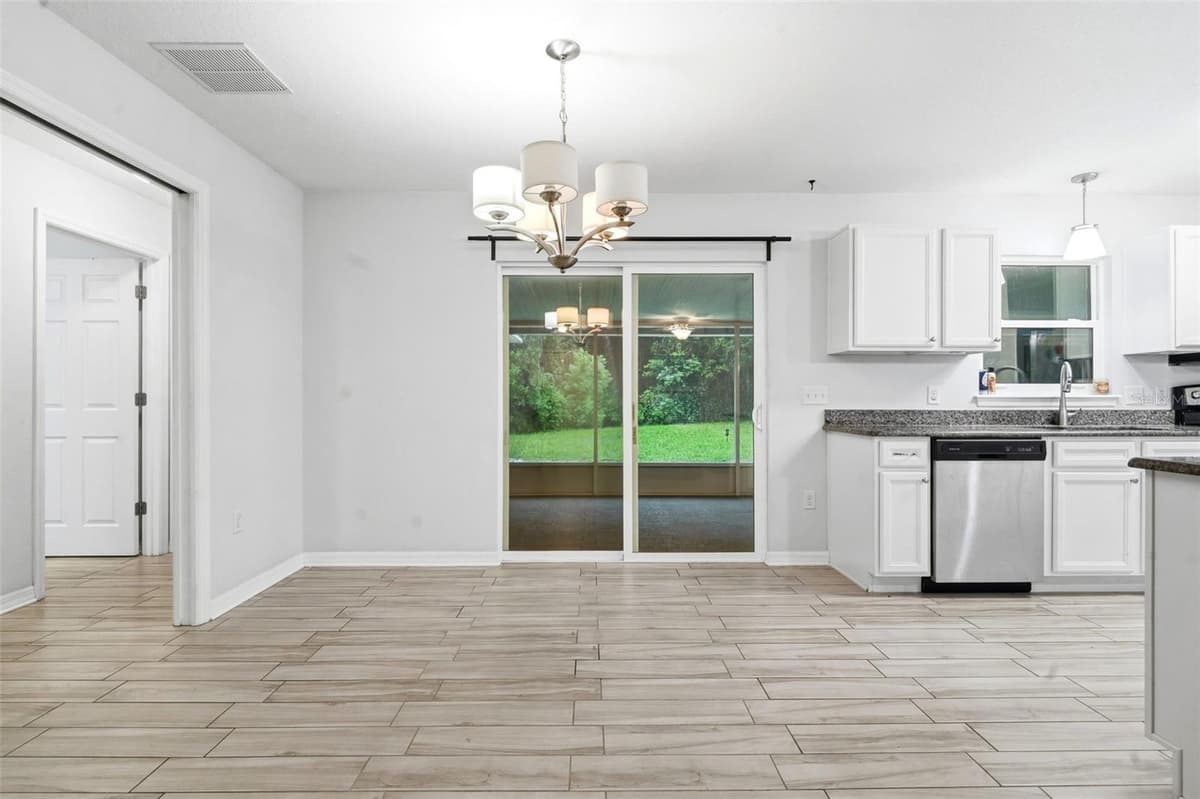 368 CHELSEA STREET — photo 10 of 30