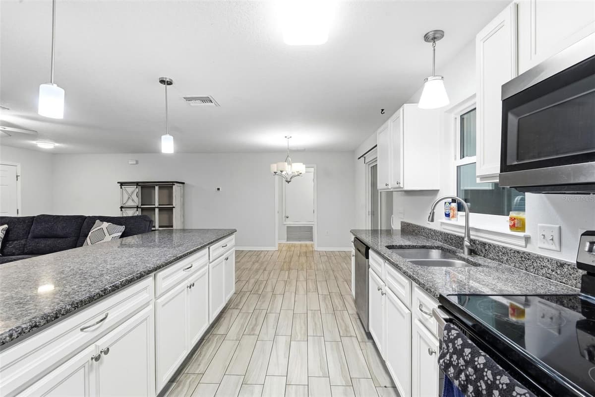 368 CHELSEA STREET — photo 13 of 30