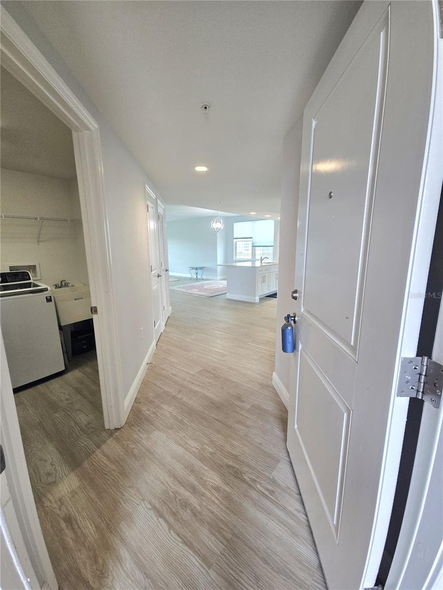 960 STARKEY ROAD — photo 6 of 79