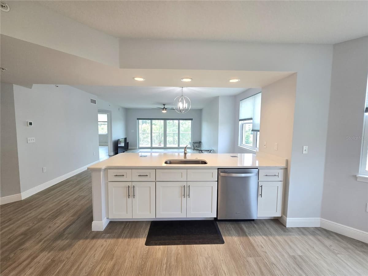 960 STARKEY ROAD — photo 10 of 79