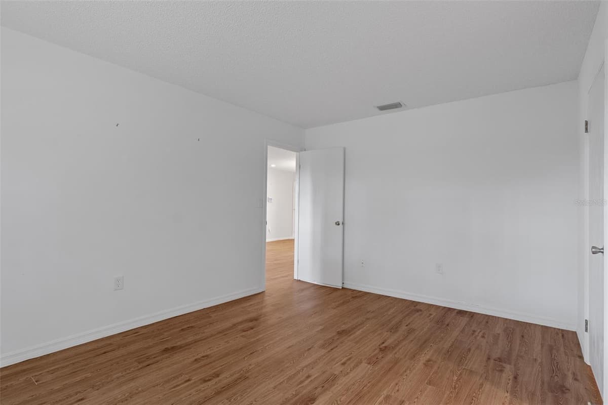 3644 LAURELWOOD LOOP — photo 34 of 66