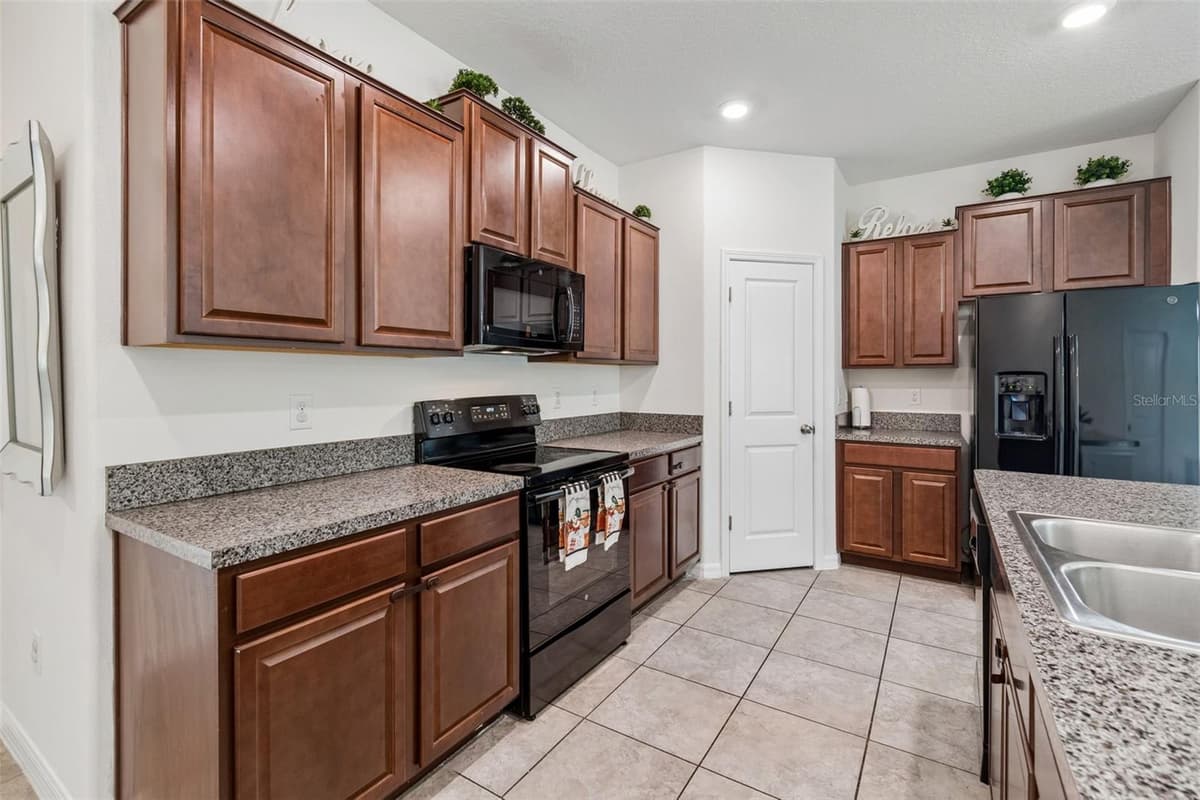 928 ZONE TAILED HAWK PLACE — photo 7 of 45