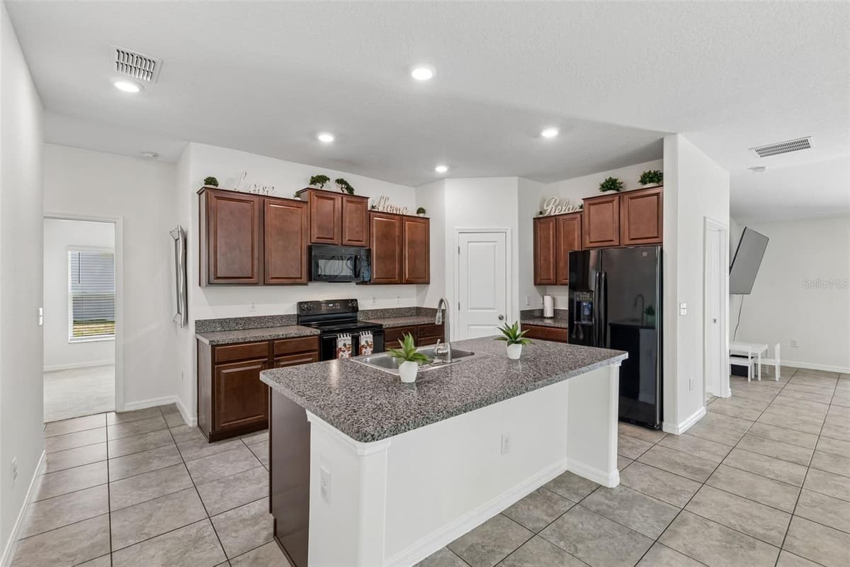 928 ZONE TAILED HAWK PLACE — photo 5 of 45