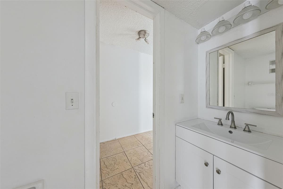 46 FAIRFAX AVENUE — photo 17 of 25