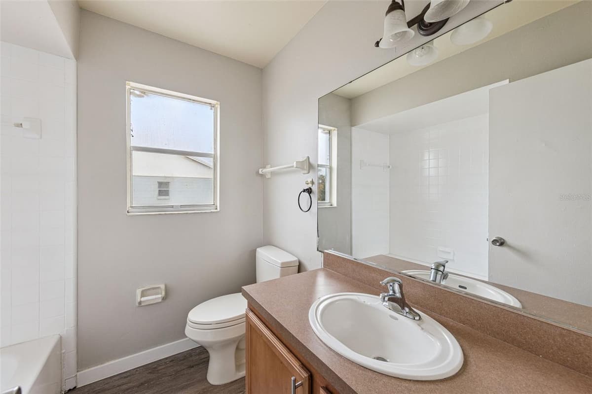 46 FAIRFAX AVENUE — photo 21 of 25