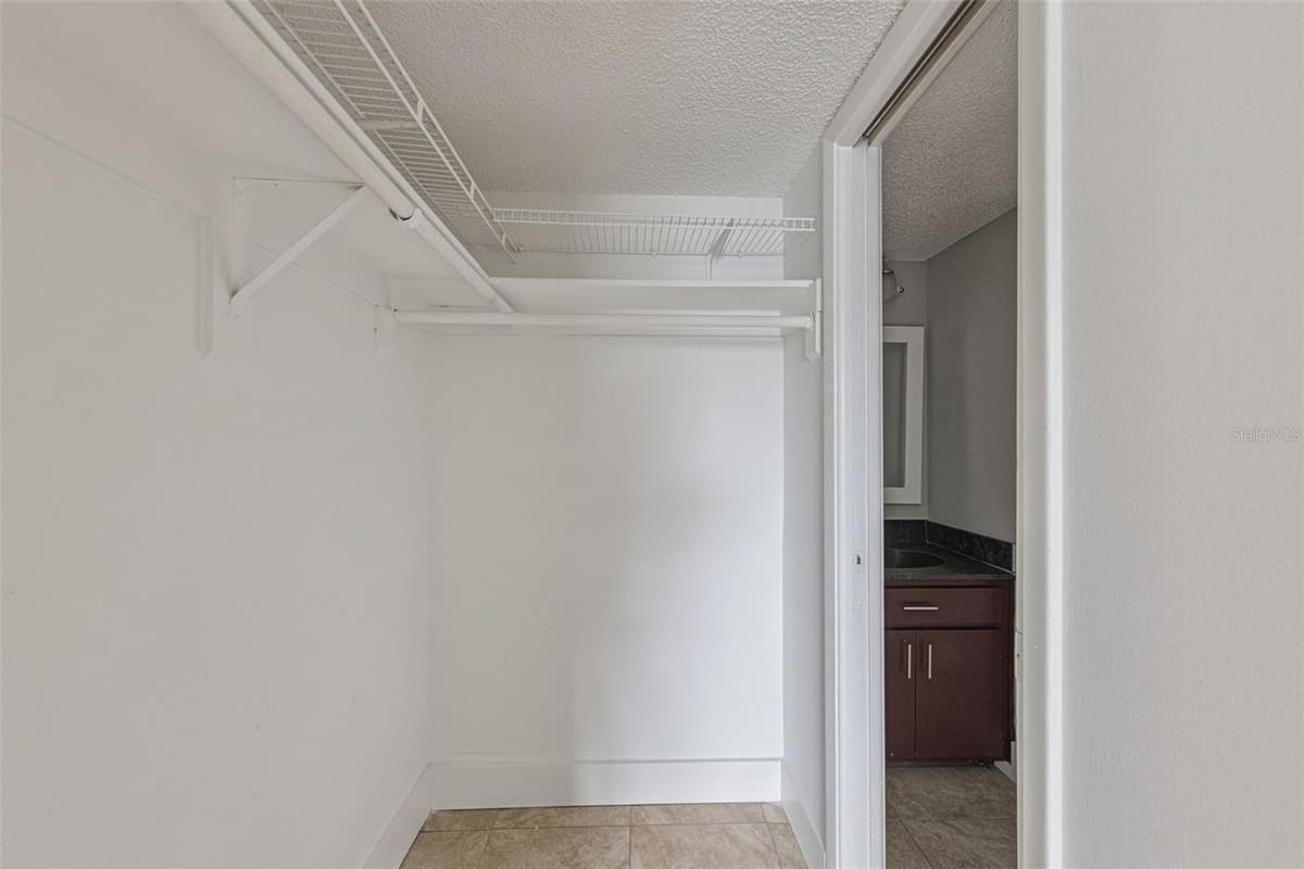 46 FAIRFAX AVENUE — photo 23 of 25