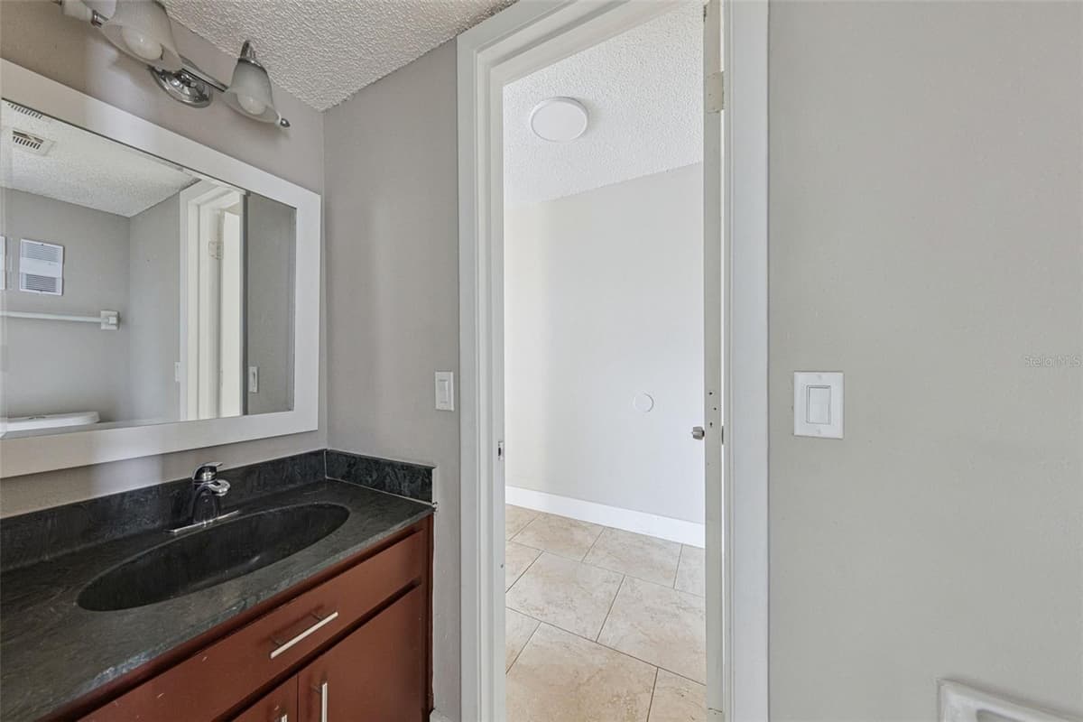 46 FAIRFAX AVENUE — photo 22 of 25