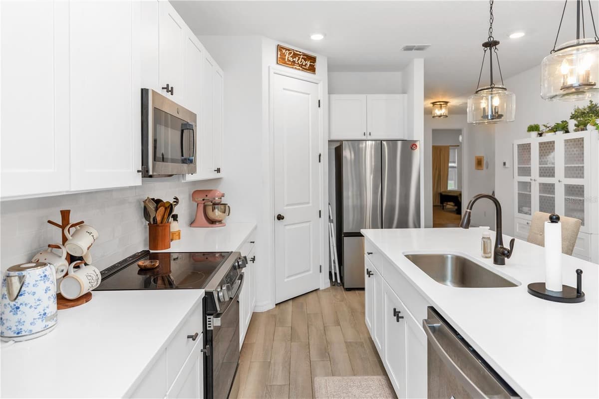 1450 ARBOR HILL DRIVE — photo 6 of 29