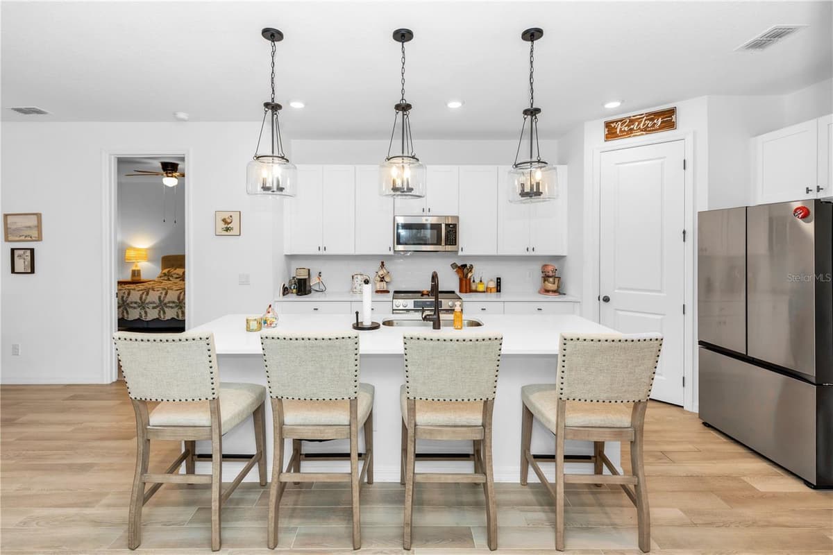 1450 ARBOR HILL DRIVE — photo 4 of 29