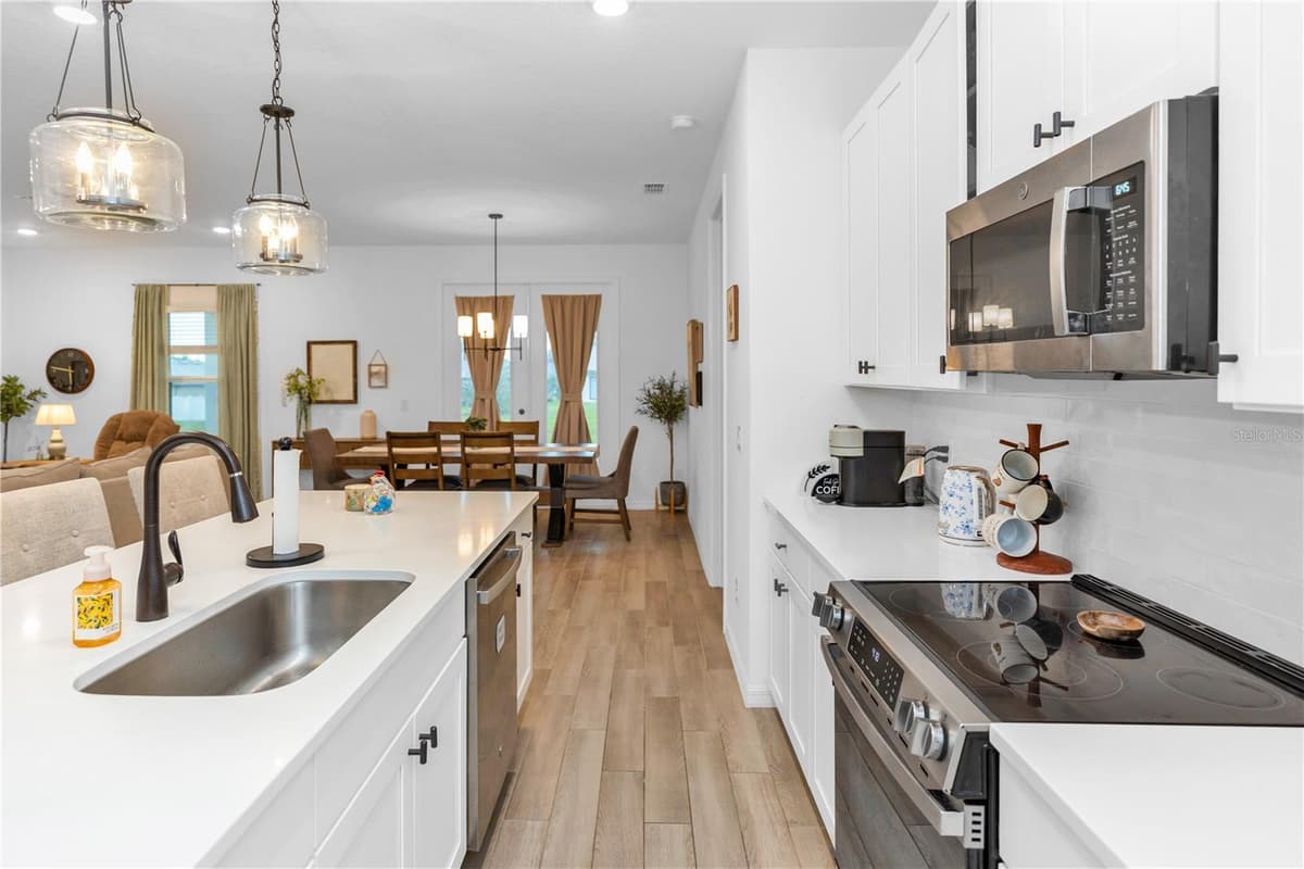 1450 ARBOR HILL DRIVE — photo 5 of 29