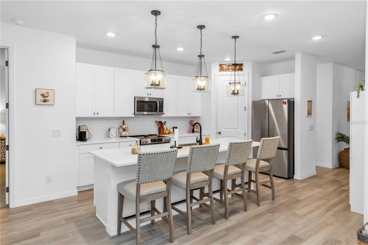 1450 ARBOR HILL DRIVE — photo 3 of 29
