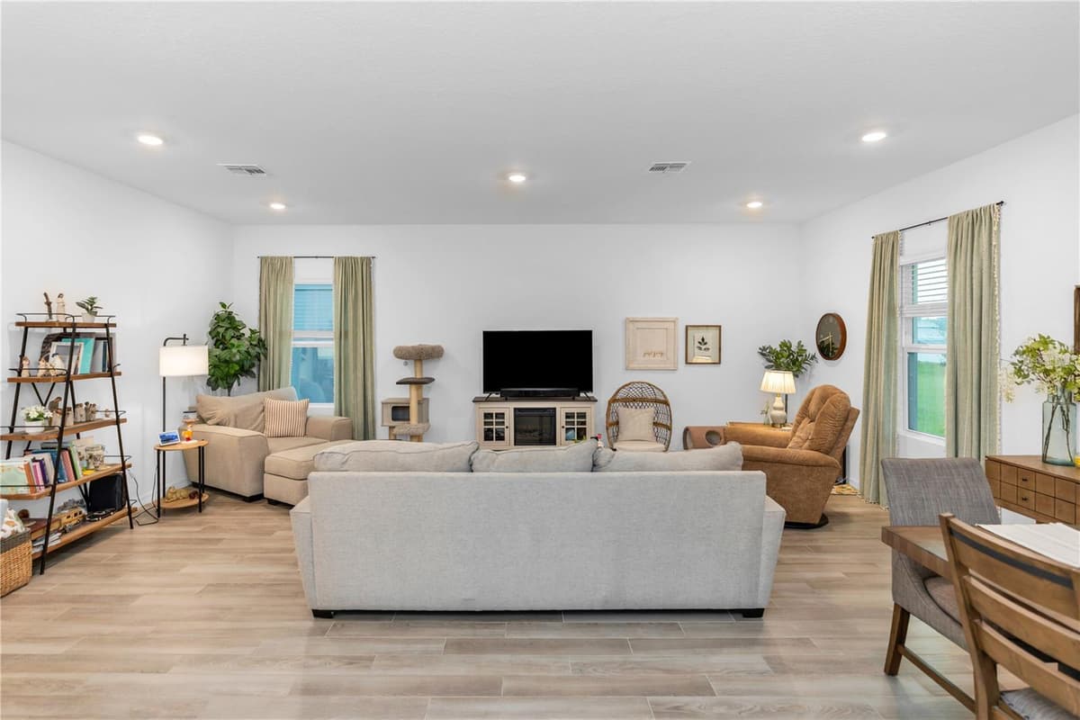 1450 ARBOR HILL DRIVE — photo 9 of 29