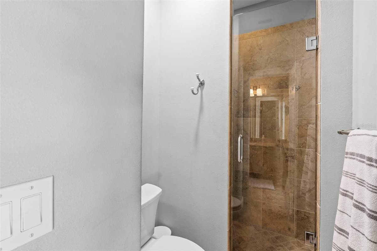 3317 LEONA STREET — photo 26 of 63