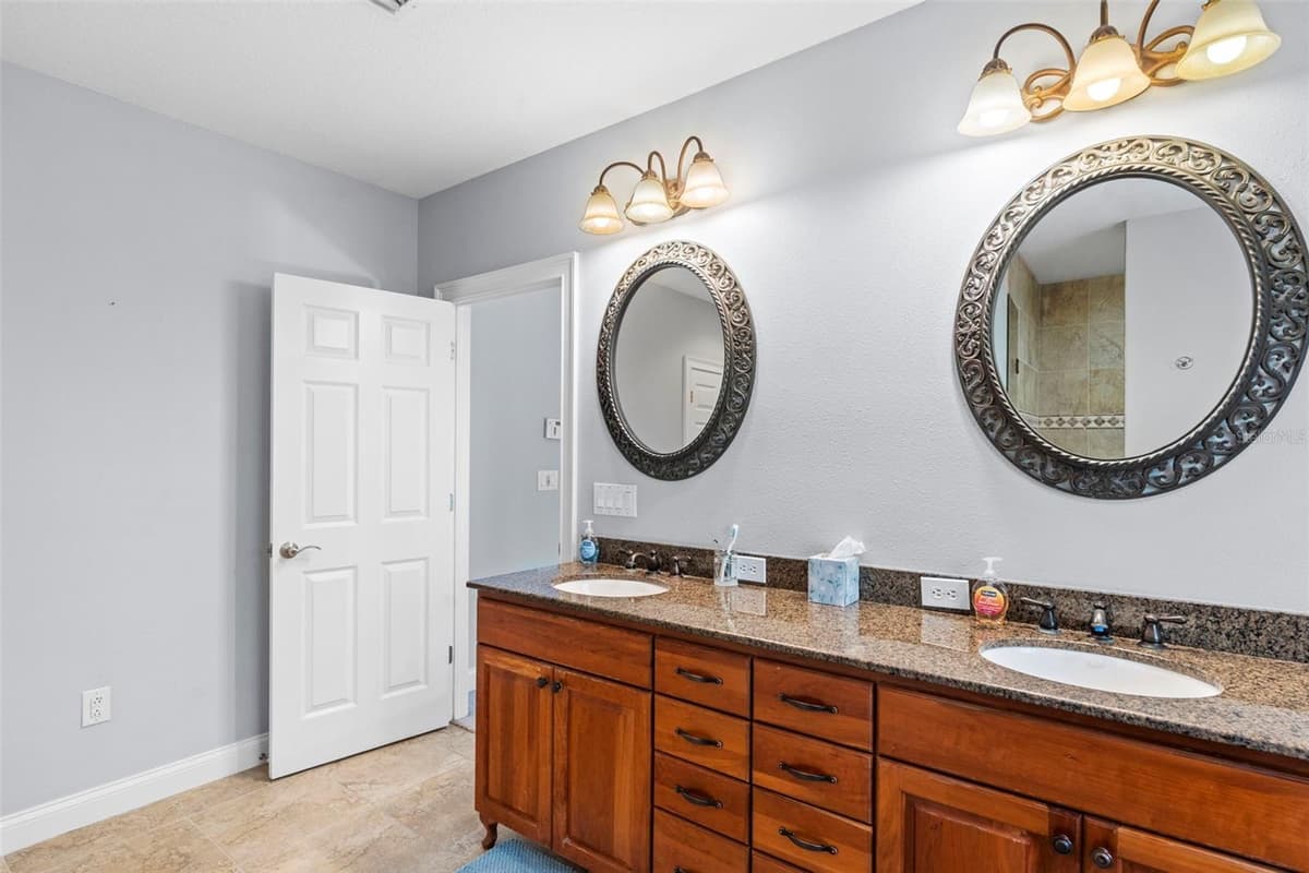 3317 LEONA STREET — photo 41 of 63