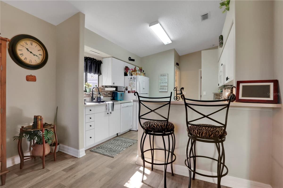 149 BLUE HERON DRIVE — photo 10 of 36