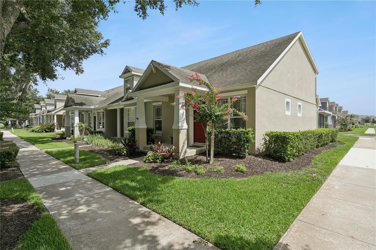 13449 CARROWAY STREET — photo 3 of 33