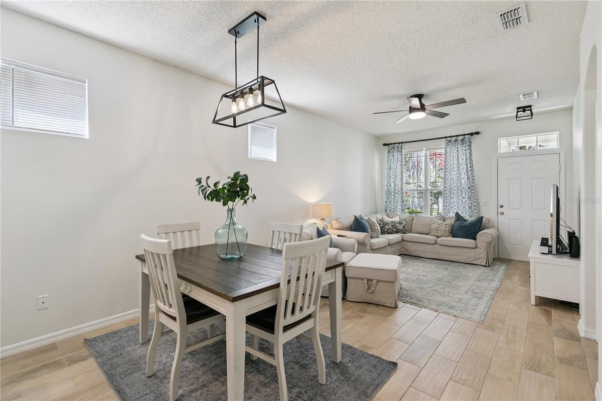 13449 CARROWAY STREET — photo 7 of 33