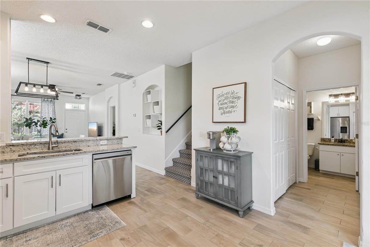 13449 CARROWAY STREET — photo 8 of 33