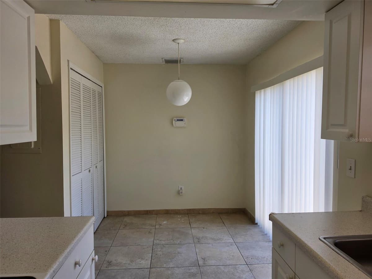 7450 WYNNEWOOD SQUARE — photo 12 of 41