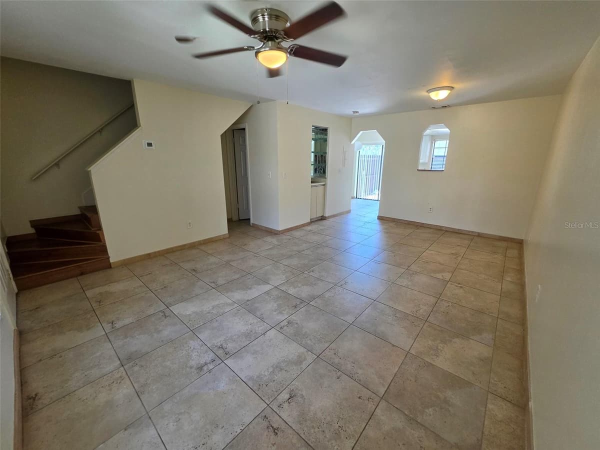 7450 WYNNEWOOD SQUARE — photo 6 of 41