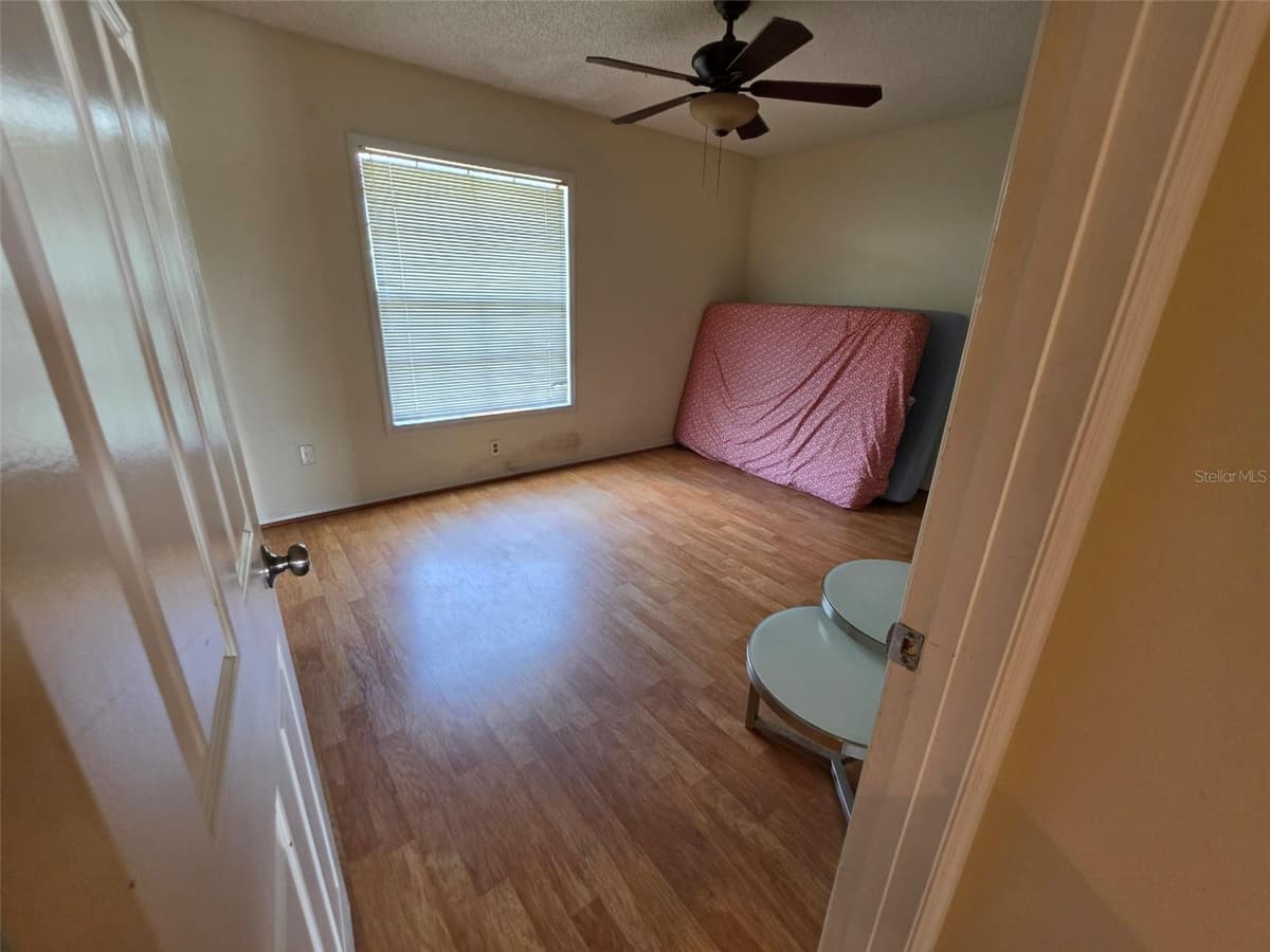 7450 WYNNEWOOD SQUARE — photo 24 of 41