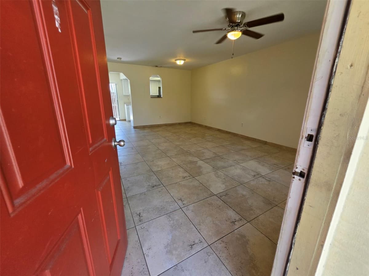7450 WYNNEWOOD SQUARE — photo 4 of 41