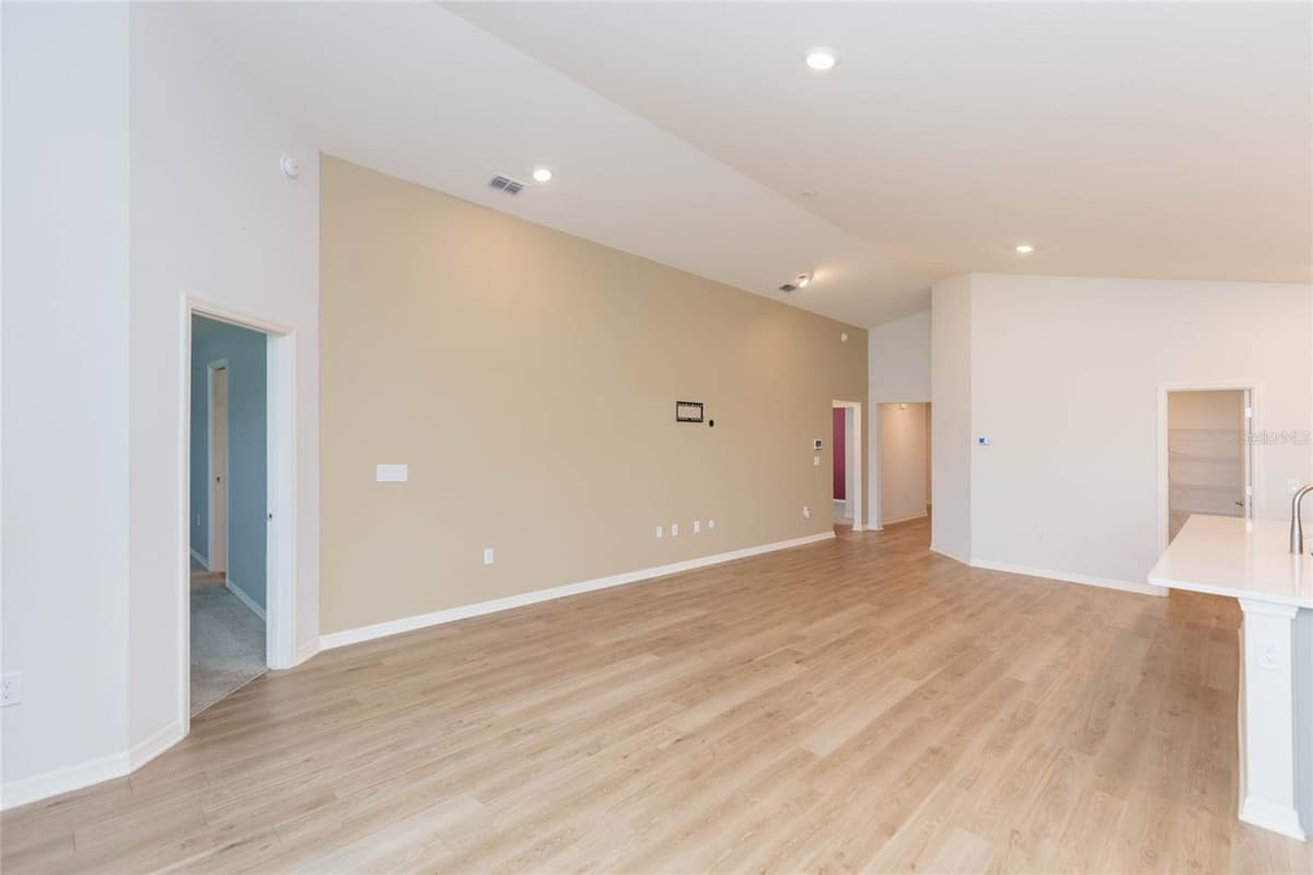 35171 CRESCENT CREEK DRIVE — photo 9 of 62