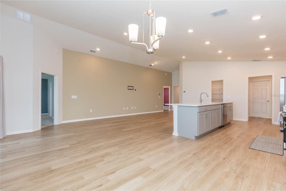 35171 CRESCENT CREEK DRIVE — photo 16 of 62