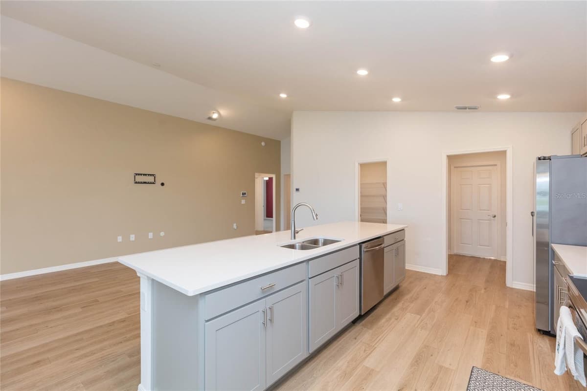 35171 CRESCENT CREEK DRIVE — photo 12 of 62