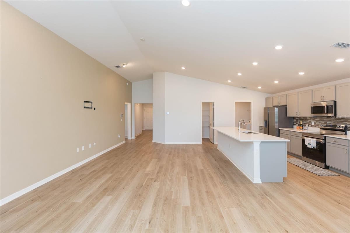 35171 CRESCENT CREEK DRIVE — photo 8 of 62