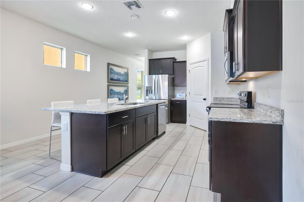 16802 OAKBORO STREET — photo 9 of 31