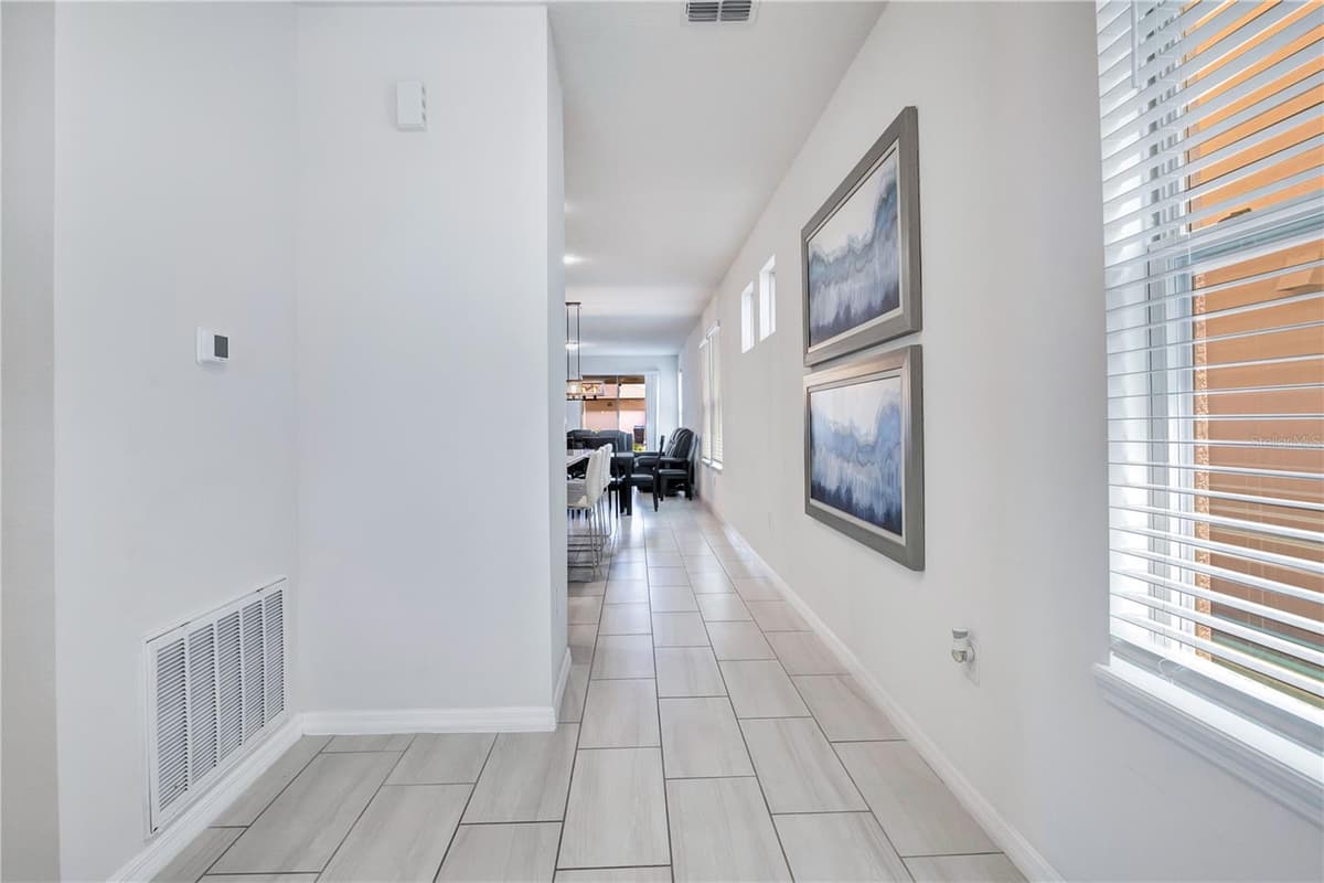 16802 OAKBORO STREET — photo 4 of 31