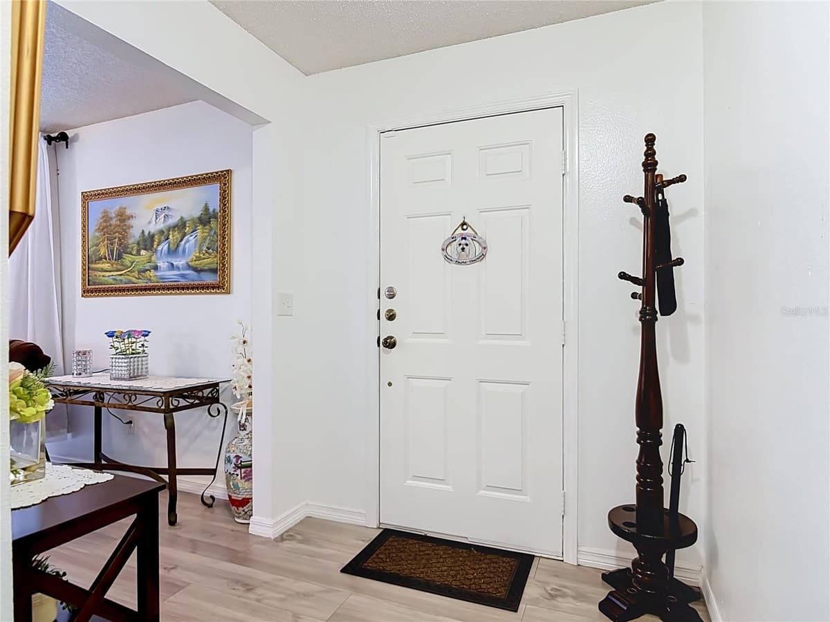 1535 LAVILLA STREET — photo 2 of 44