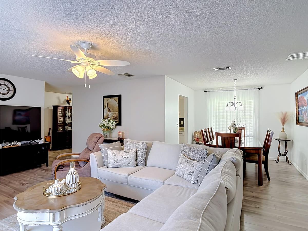 1535 LAVILLA STREET — photo 9 of 44