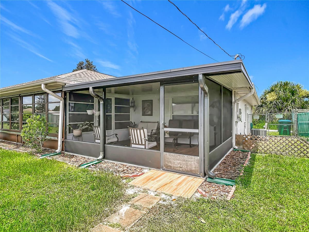 1535 LAVILLA STREET — photo 39 of 44