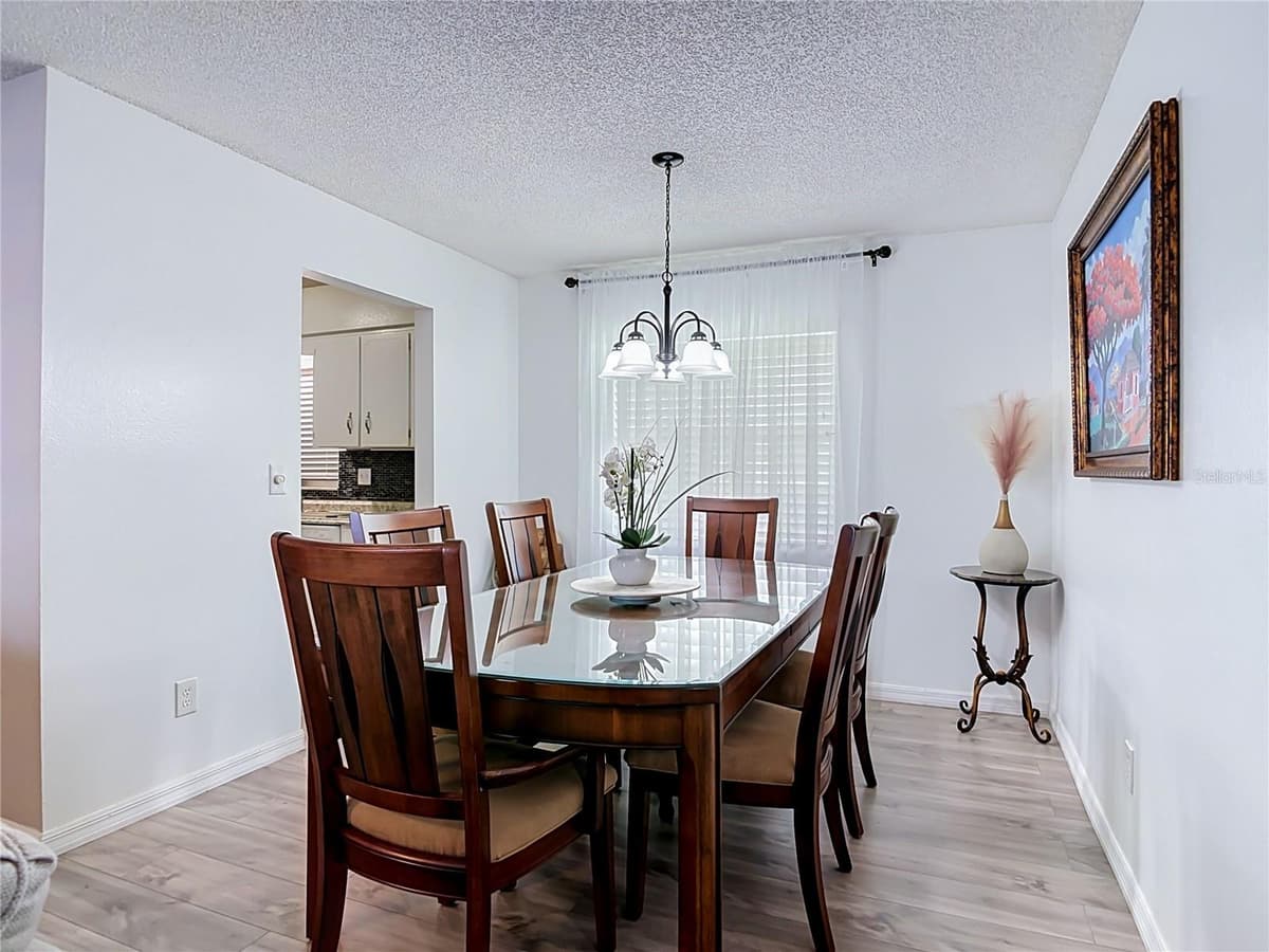 1535 LAVILLA STREET — photo 11 of 44